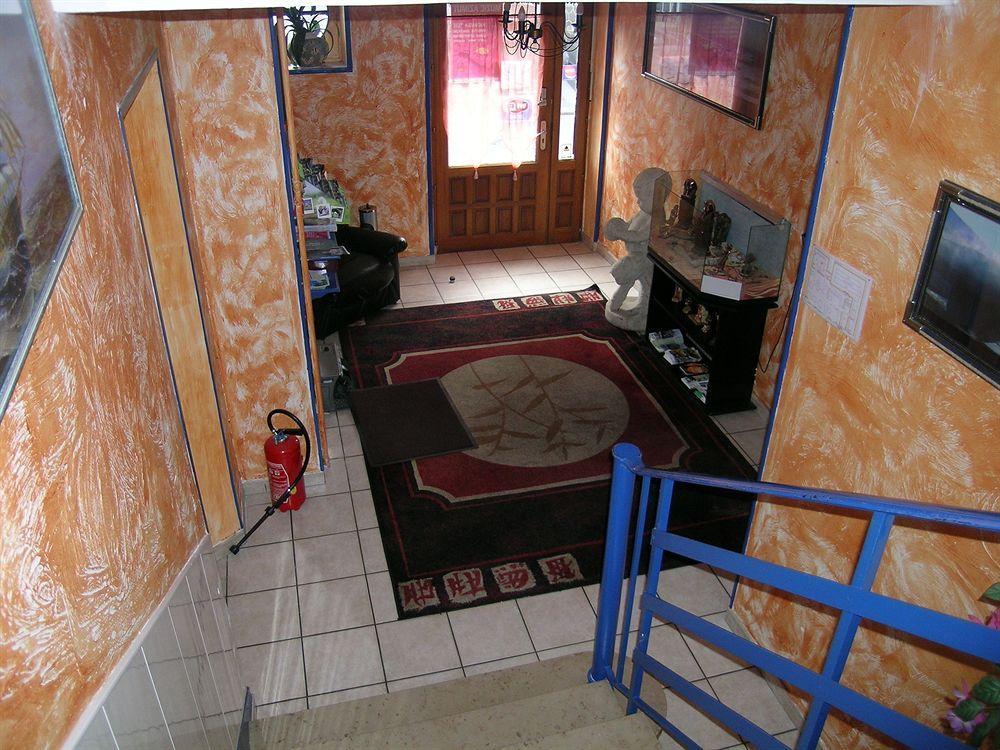 Le Beverl'Inn Флер Экстерьер фото