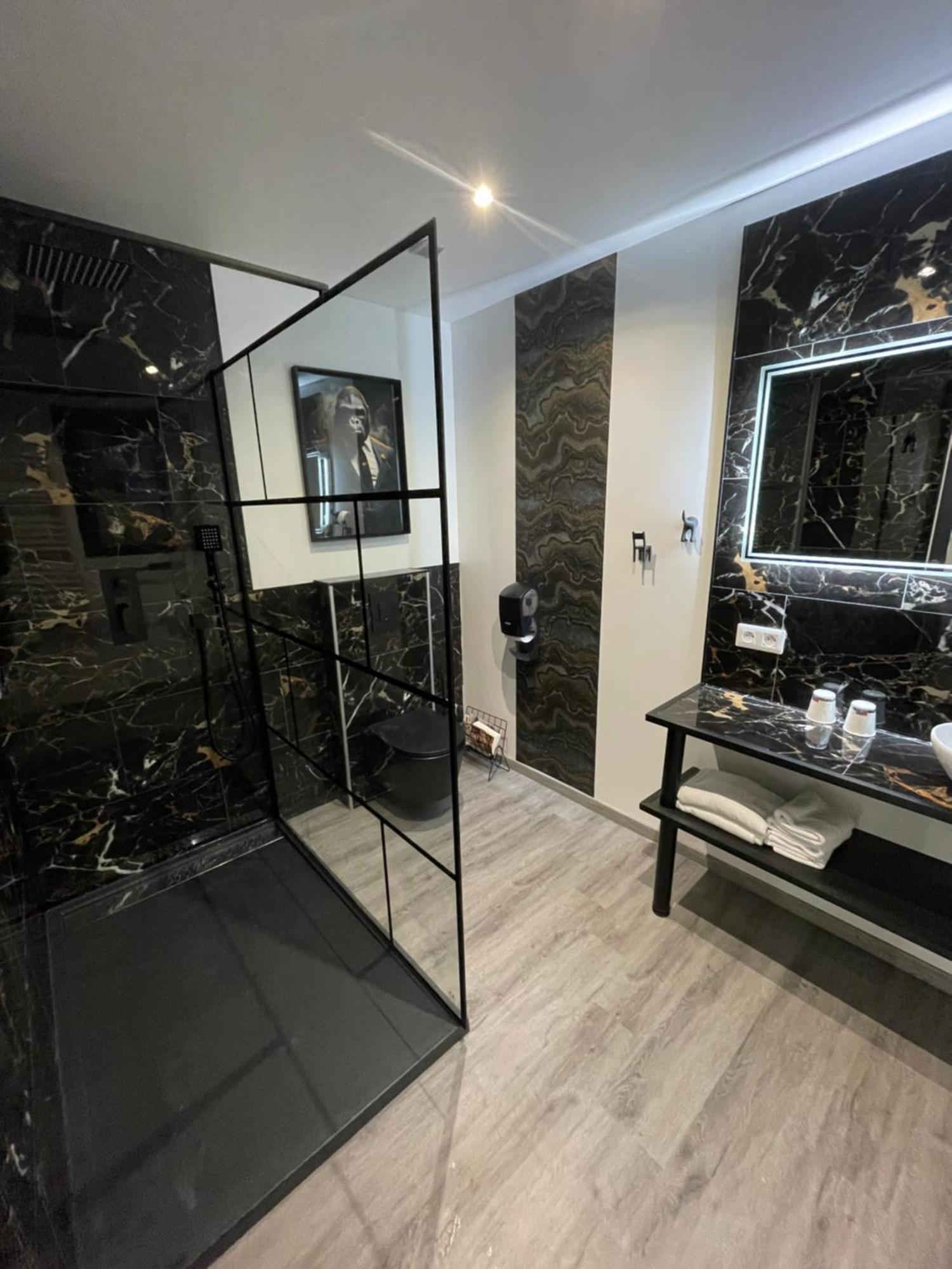 Le Beverl'Inn Флер Экстерьер фото
