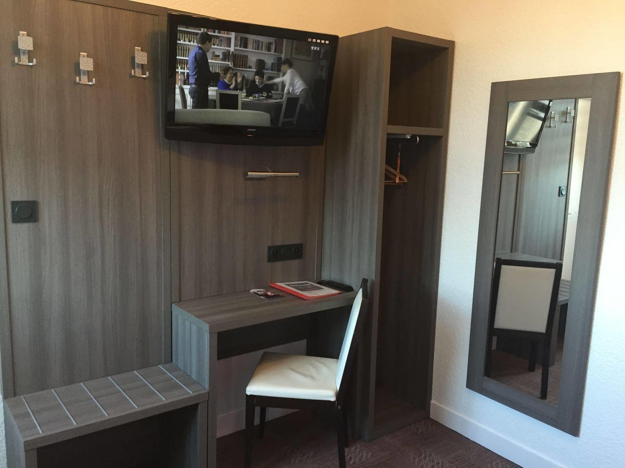 Le Beverl'Inn Флер Экстерьер фото